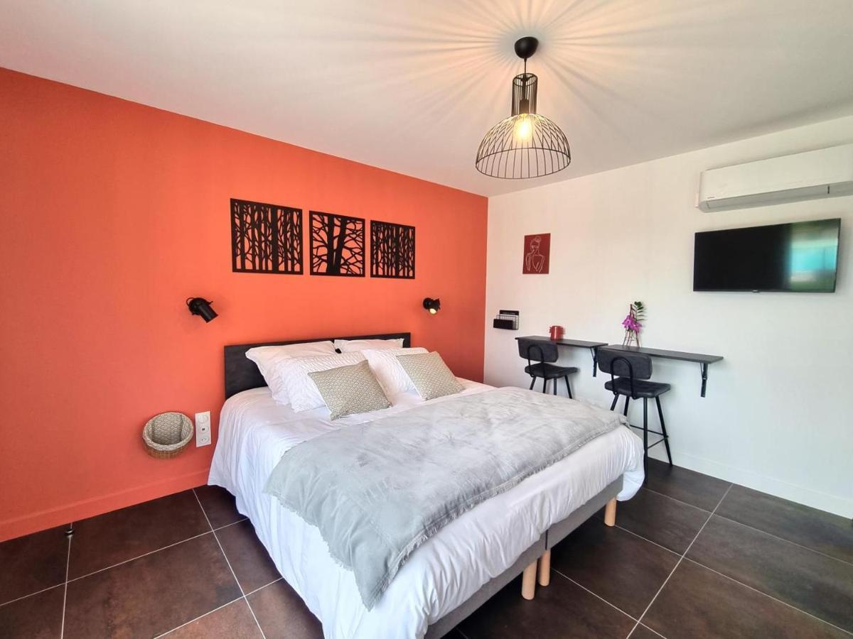 La Cle Des Chaumes Bed & Breakfast Boisset-les-Montrond Ngoại thất bức ảnh